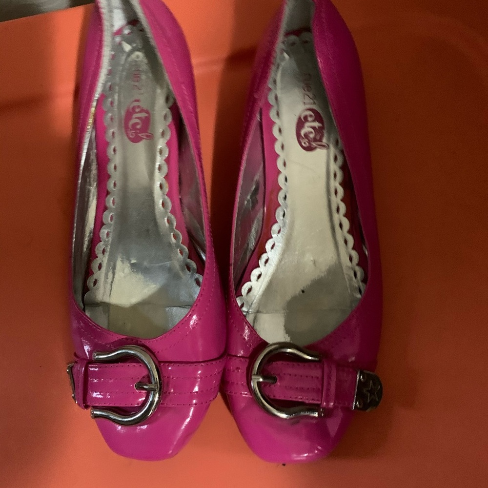 Cute size 9 shoes